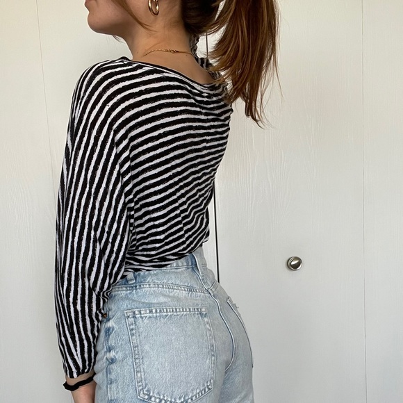 Stripped Cropped Long-Sleeve Shirt - Picture 2 of 5